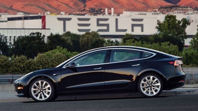 Tesla Model 3.