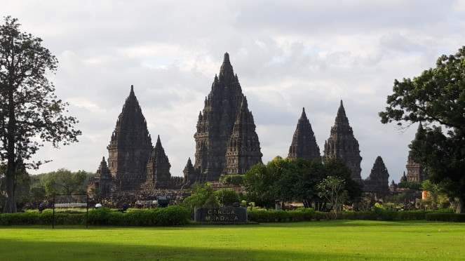 Candi Prambanan.