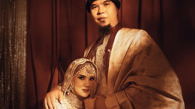 Mulan Jameela dan Ahmad Dhani, Maia Estianty, Iwan Mussry dan Al, El, Dul , Mulan Jameela dan Ahmad Dhani, Denny Sumargo, Yunita Ababiel.