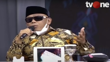 Anggota Tim Pembela Ulama dan Aktivis Eggi Sudjana