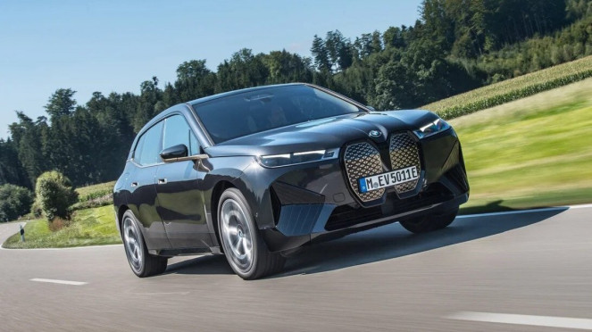 BMW iX
