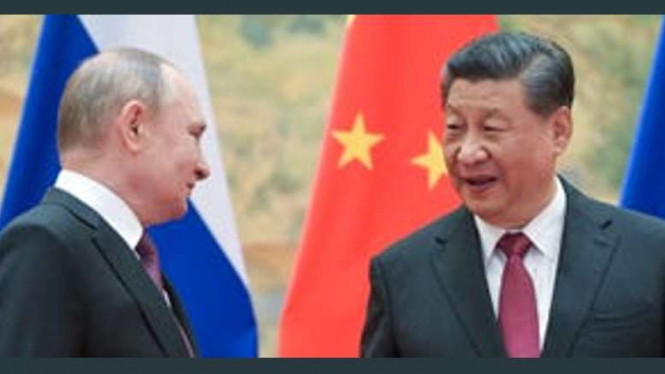 Presiden Rusia Vladimir Putin dan Presiden China Xi JInping., VIVA Militer: Ilustrasi agen spionase, Bendera AS, Rusia, dan China., Bendera China (Ilustrasi), VIVA Militer: Pasukan Angkatan Bersenjata Federasi Rusia (VSRF), Peta Pipa Jalur Gas Rusia ke Eropa., Kutub Utara, Lapisan es di Arktik mulai mencair.