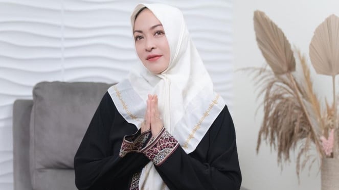 Angelina Sondakh, Angelina Sondakh, Zack Lee., Ruang kerja Emil Dardak hangus terbakar., Raffi Ahmad
