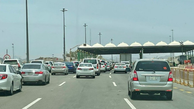 Check Point di jalan masuk Kota Mekah, Pemandangan kota Mekkah dari Puncak Jabal Nur, Ibadah haji di Mekkah, Check Point di jalan masuk Kota Mekah, Ilustrasi suasana di Kabah, Masjidil Haram, Arab Saudi., Pemandangan kota Mekkah dari Puncak Jabal Nur