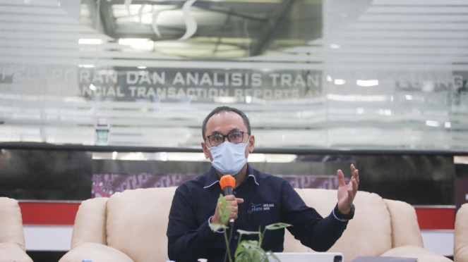 Kepala PPATK, Ivan Yustiavanda dalam konferensi pers kasus ACT.
