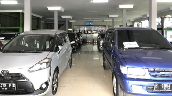 Showroom Mobil Bekas Jaya Baru di Depok
