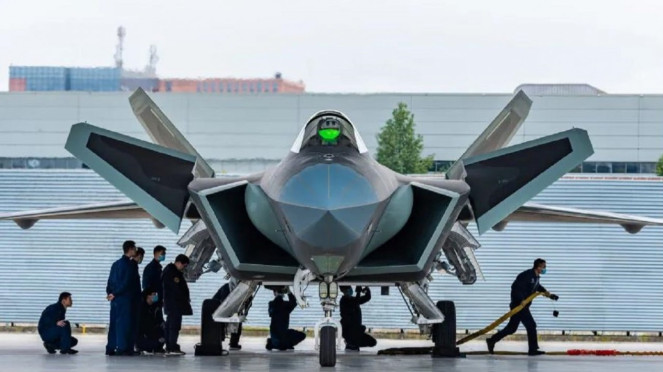 VIVA Militer: Jet tempur siluman Chengdu J-10 Mighty Dragion militer China