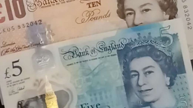 Uang Poundsterling.