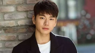 Lee Yi Kyung