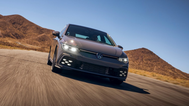 Ilustrasi Gambar mobil Mk8 Golf GTI terbaru