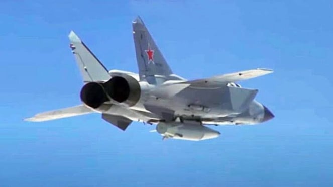 VIVA Militer: Pesawat pembom MiG-31 militer Rusia membawa rudal Kh-47M2 Kinzhal, Ilustrasi pesawat Lockheed Martin F-22 Raptor, Pesawat Tempur Dassault Mirage 2000-5 buatan Prancis, VIVA Militer: Pesawat tempur Mikoyan MiG-29 Fulcrum militer Rusia, Pesawat Sukhoi Su-27 Flanker Ukraina - Air Force, VIVA Militer: Pesawat tempur F-15 Eagle militer Amerika Serikat, VIVA Militer: Pesawat pembom MiG-31 militer Rusia membawa rudal Kh-47M2 Kinzhal, MiG-25 Foxbat, SR-71 Blackbird