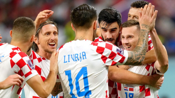 Timnas Kroasia merayakan gol, 7. Jerman, 6. Brasil, 5. Argentina, 4. Norwegia, 3. Amerika Serikat, 2. Kroasia, 1. Skotlandia