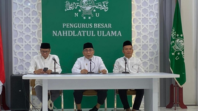 Ketua Umum PBNU K.H. Yahya Cholil Staquf atau Gus Yahya (Tengah)
