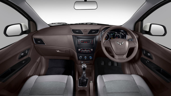 VIVA Otomotif: Wuling Formo Max, Daihatsu Sigra 1.2R Deluxe, 1. Daihatsu Sigra 1.2 R Deluxe CVT – MPV Murah, Kabin Luas, 2. Toyota Agya GR Sport – Hatchback Sporty Rasa Premium, 3. Honda Brio Satya E CVT – Mobil Lincah dan Irit Bensin, 4. Wuling Formo Max – Pick-up Ekonomis, Cocok Buat Usaha, VIVA Otomotif: Wuling Formo Max, 5. Suzuki S-Presso – SUV Mini Bergaya Unik, Suzuki S-Presso di IIMS 2025