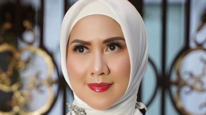 Venna Melinda., Tasya Farasya., Sabrina Chairunnisa, Venna Melinda, Venna Melinda.