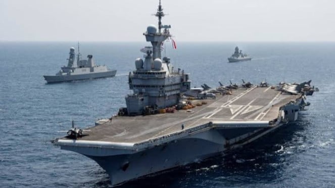 VIVA Militer: Kapal induk tenaga nuklir Charles De Gaulle, VIVA Militer: Kapal induk USS Gerald R. Ford (CVN-78) militer Amerika Serikat, VIVA Militer: Kapal induk Fujian (Type 003) militer China, VIVA Militer: Kapal induk HMS Queen Elizabeth (R08) Angkatan Laut Inggris, VIVA Militer: Kapal induk tenaga nuklir Charles De Gaulle, VIVA Militer: Kapal induk INS Vikrant (2013) Angkatan Laut India, VIVA Militer: Kapal induk Admiral Kuznetsov Angkatan Laut Rusia, Kapal induk Izumo di Jepang., Kapal induk TCG Anadolu.