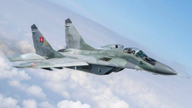 VIVA Militer: Jet tempur Mikoyan MiG-29 militer Slovakia, MiG-25 Foxbat, Pesawat tempur militer Rusia MiG-31 fighter, VIVA Militer: Jet tempur Jepang, Mitsubishi F-15/DJ Eagle, Pesawat Sukhoi Su-27 Flanker Ukraina - Air Force, VIVA Militer: Pesawat tempur Mikoyan-Gurevich MiG-23, VIVA Militer: Pesawat tempur F-15K Slam Eagle militer Korea Selatan, VIVA Militer: Jet tempur Mikoyan MiG-29 militer Slovakia, VIVA Militer: Jet tempur Israel menggempur Rafah, Palestina, VIVA Militer: Pesawat Jet Tempur F-22 Raptor, Jet Tempur AS, F-4 Phantom.