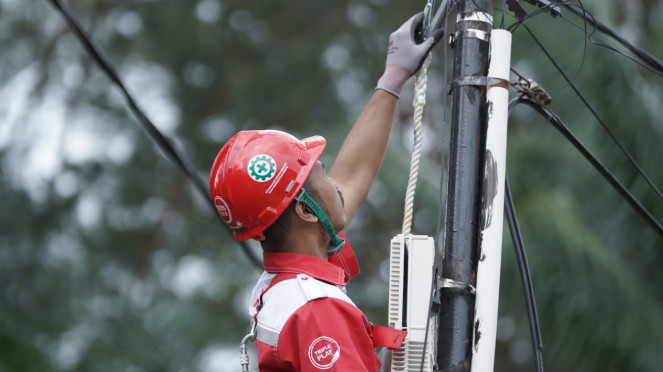 Teknisi Telkom Indonesia.