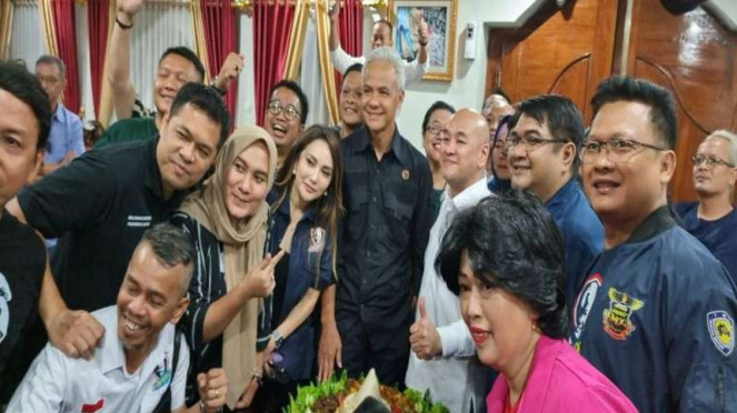 Gubernur Jateng Ganjar Pranowo menghadiri HUT relawan Ganjarist.
