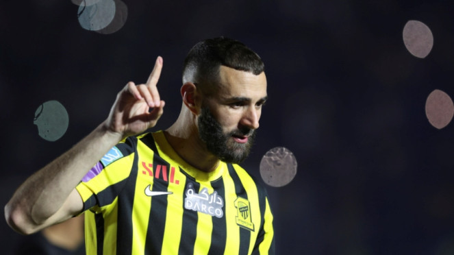 Karim Benzema diperkenalkan ke suporter Al Ittihad