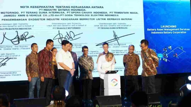 Pemerintah melakukan standardisasi infrastruktur pendukung kendaraan listrik mel, Mobil Listrik Toyota bZ5, Kelebihan Mobil Listrik, Pemerintah melakukan standardisasi infrastruktur pendukung kendaraan listrik mel, Kekurangan Mobil Listrik, Baterai mobil listrik Aion