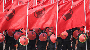Ilustrasi bendera PDIP dalam acara Peringatan Bulan Bung Karno 2023