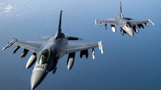 VIVA Militer: Jet tempur General Dynamics F-16 Fighting Falcon