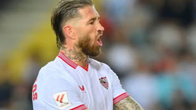 Bek Sevilla, Sergio Ramos, 1. John Heitinga Jadi Pelatih Timnas Indonesia? Isyarat dari Media Sosial, 2. Gempar, Sergio Ramos Merapat ke Manchetser United, 3. Murka! Greg Nwokolo Semprot Indra Sjafri Gegara Sebut Permainan Timnas Indonesia U22 Tak Sesuai Latihan, 4. Pengakuan Jujur Pemain Vietnam soal Main Mata dengan Malaysia demi Singkirkan Timnas Indonesia