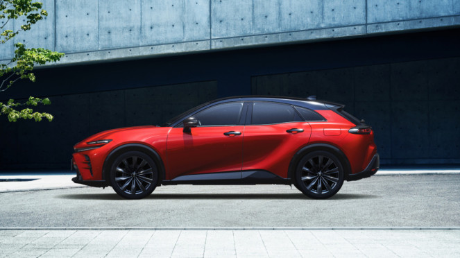 VIVA Otomotif: All New Toyota Crown Sport Hybrid