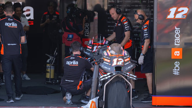 VIVA Otomotif: Paddock Maverick Vinales tim Aprilia Racing di MotoGP Mandalika