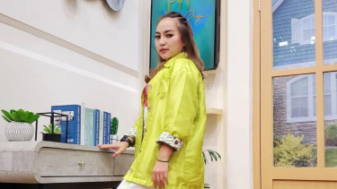 Mpok Alpa, 1. Mpok Alpa, Mpok Alpa., 2. Ria Irawan, Ria Irawan., 3. Olga Syahputra , Olga Syahputra, 4. Julia Perez , Julia Perez., 5. Clerence Chyntia Audry, Clerence Chyntia Audry , 6. Yana Zein, Yana Zein derita kanker payudara, 7. Chrisye, Mendiang Chrisye semasa hidup.