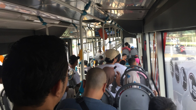 Transjakarta dari JIEXPO ke Jakarta International Stadium