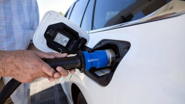 Pengisian hidrogen ke mobil