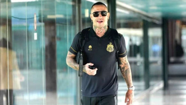Pemain Bhayangkara FC Radja Nainggolan