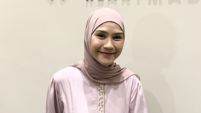 Zaskia Adya Mecca, Prilly Latuconsina dan Menpar Widiyanti Putri Wardhana., Ahmad Dhani dan Maia Estianty., Yu Menglong., Zaskia Adya Mecca