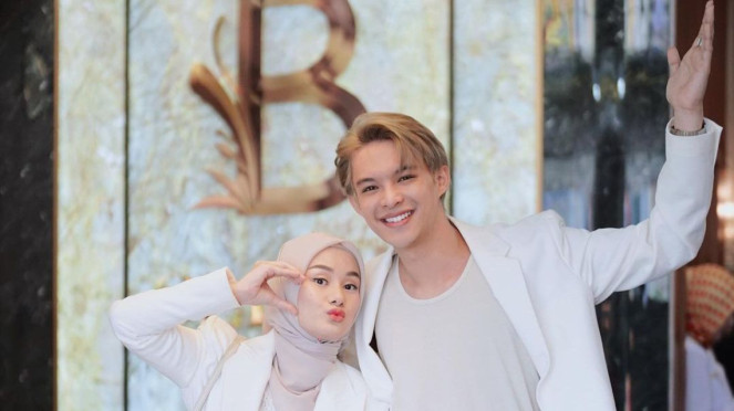 Dinda Hauw dan Rey Mbayang, 1. Indra Priawan dan Nikita Willy, 2. Rey Mbayang dan Dinda Hauw, 3. Maxime Bouttier dan Luna Maya, 4. Krisjiana Baharudin dan Siti Badriah