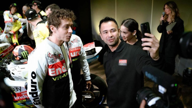 Raffi Ahmad dan Valentino Rossi, Johann Zarco di Sprint Race MotoGP Argentina, Les Graham, Juara Perdana (1949), Era Dominasi dan Legenda Abadi, Valentino Rossi x Inter Milan, Juara Dunia Sekali, Tapi Tetap Ikonik, Fakta Menarik Tentang Juara Dunia MotoGP, Francesco Bagnaia dan Marc Marquez di MotoGP Assen 2025