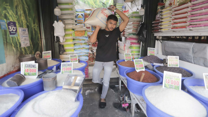 Harga Beras Melambung Tinggi Mahal