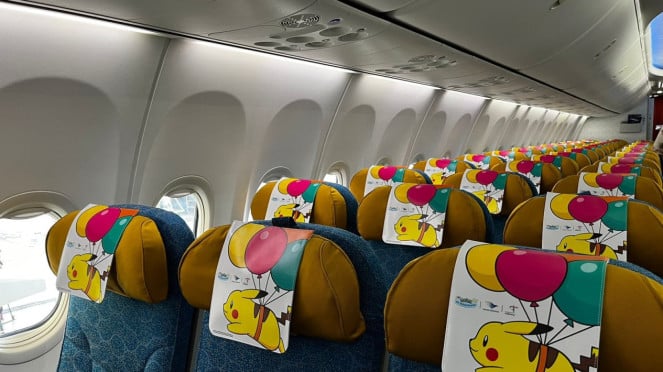 Pokemon di pesawat Garuda
