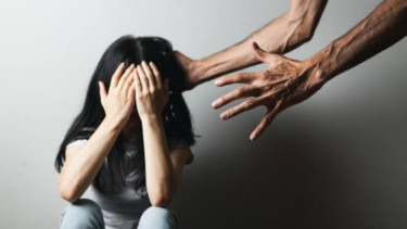 Gadis berumur 14 tahun asal Sumatera Barat (Sumbar) diduga dibuang oleh rombongan 'Mami' dari jaringan prostitusi di Tol Ancol, Kamis 22 Februari 2024. 