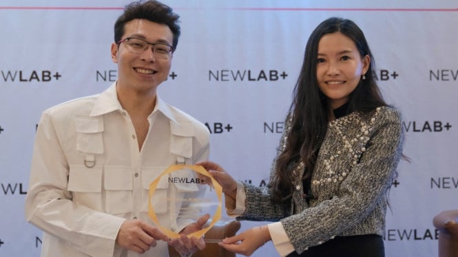 dr Richard Lee beli perusahaan baru