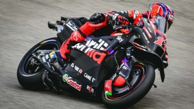 Pembalap Aprilia Racing, Maverick Vinales, Maverick Vinales di MotoGP Qatar, Puncak Karier: Mengalahkan Legenda di 2017, Dari Kejayaan ke Tantangan, Pembalap Aprilia Racing, Maverick Vinales