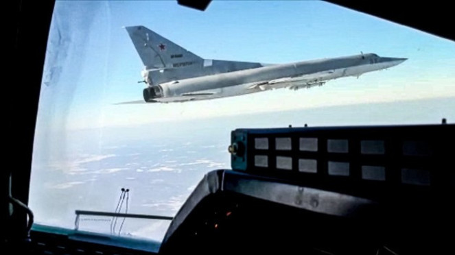 VIVA Militer: Pesawat pembom strategis Tupolev Tu-95MS militer Rusia, VIVA Militer: Pesawat pembom B-21 Raider militer Amerika Serikat, VIVA Militer: Pesawat pembom B-2 Spirit militer Amerika Serikat (AS), VIVA Militer: Jet tempur siluman China, Xian H-20, VIVA Militer: Pesawat pembom strategis Tupolev Tu-95MS militer Rusia