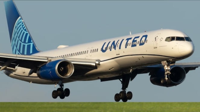 Pesawat Boeing 757 United Airlines, Pesawat Boeing 757 United Airlines, Garuda Indonesia Pensiunkan Pesawat Boeing 747-400, Singapore Airlines Boeing 777, Qatar Airways Boeing 787 Dreamliner, Pesawat mewah Qatar Amiri Boeing 747-8(BBJ) yang akan diberikan ke Trump