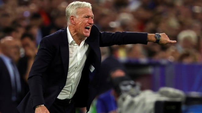 Pelatih Timnas Prancis, Didier Deschamps, 10. Ronald Koeman (Belanda), 9. Marcelo Bielsa (Uruguay), 8. Lionel Scaloni (Argentina), 7. Didier Deschamps (Prancis), 6. Roberto Martinez (Portugal), 5. Fabio Cannavaro (Uzbekistan), 4. Julian Nagelsmann (Jerman), 3. Mauricio Pochettino (Amerika Serikat), 2. Thomas Tuchel (Inggris), 1. Carlo Ancelotti (Brasil)