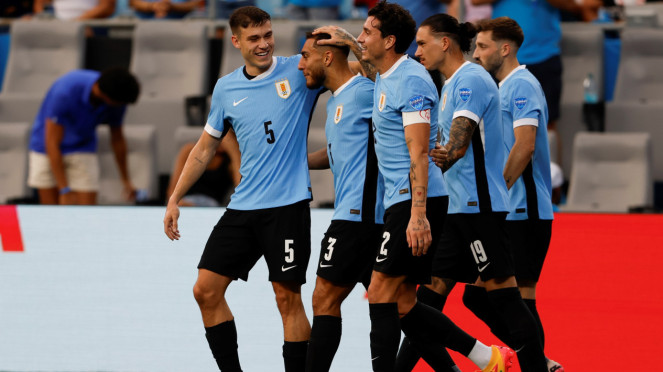 Pemain Timnas Uruguay rayakan gol