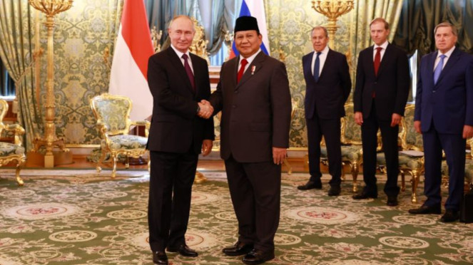 Menhan Prabowo Subianto bertemu dengan Presiden Rusia Vladimir Putin.