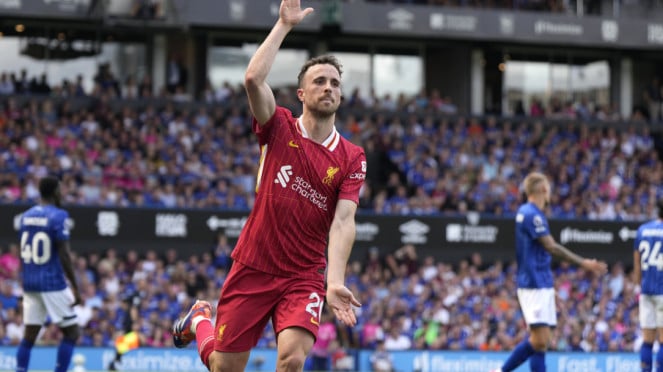 Pemain Liverpool, Diogo Jota rayakan gol