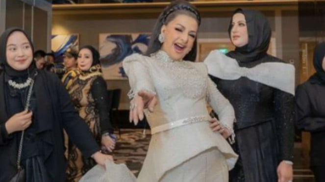 Perayaan pesta ulang tahun Mama Ala dari Tasyi Athasyia