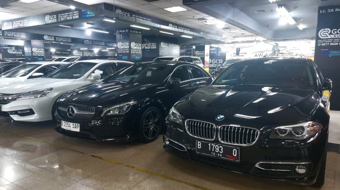 Sentra mobil bekas WTC Manggadua